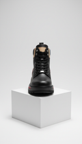 Bota simétrica negro ónix