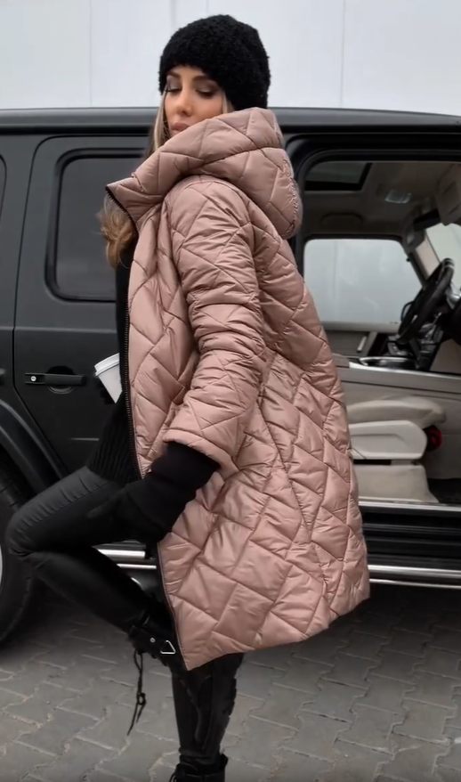 JAZMÍN | Chaqueta elegante acolchada con capucha