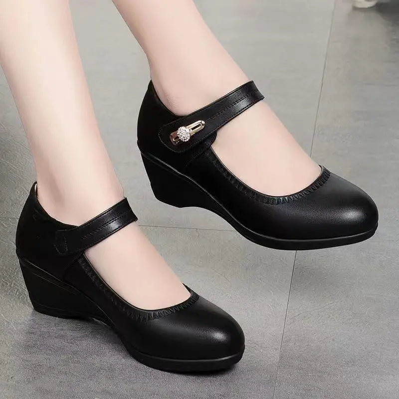Leonor – Zapatos Elegantes de Tacón Medio y Confort
